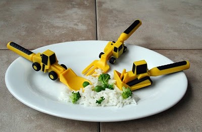 7d1e0_construction-toy-spoon-and-fork.jpg