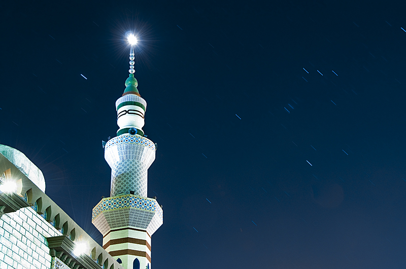 Mosque_Light_by_amai911.jpg